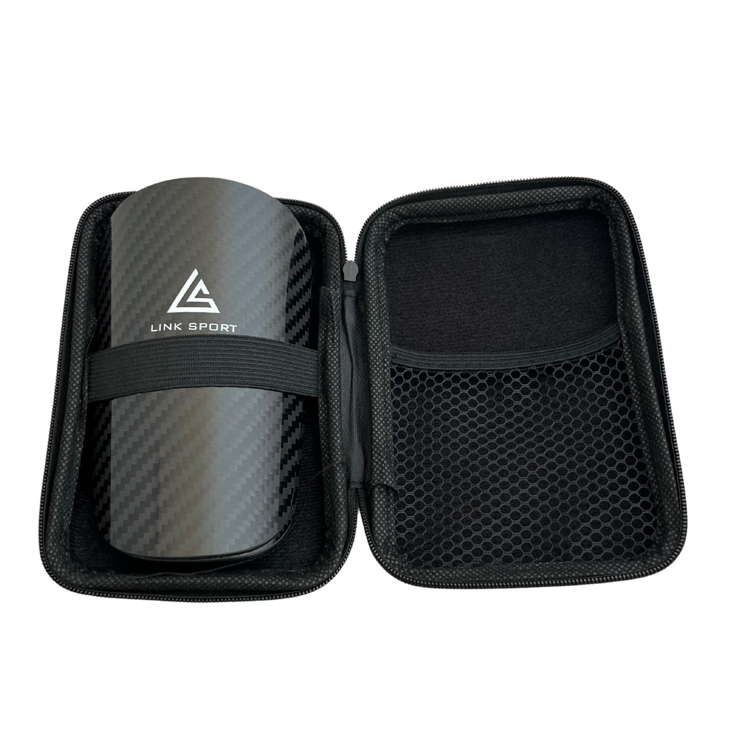 pudełko do ochraniaczy carbon w środku